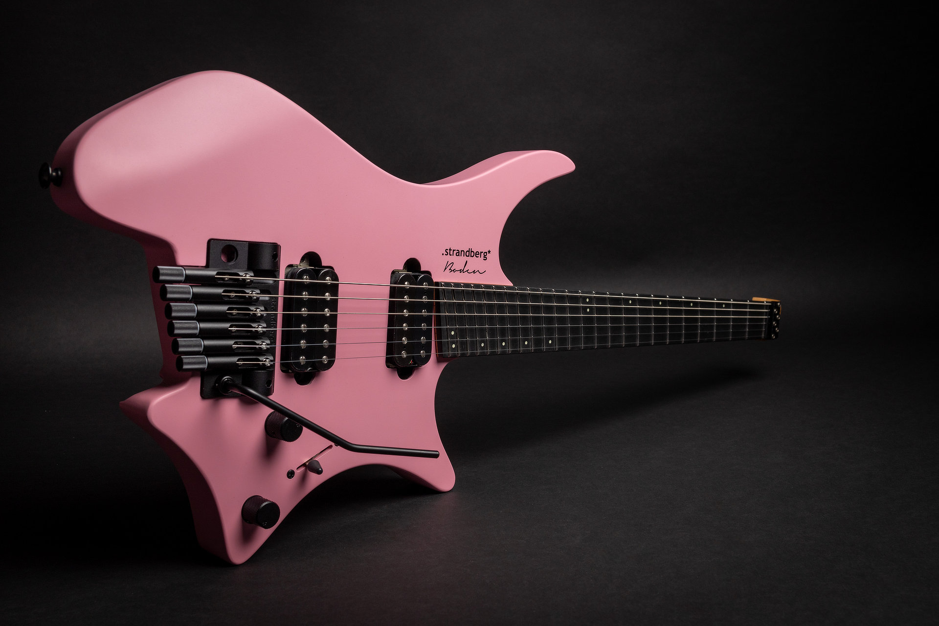 Strandberg deals headless guitar